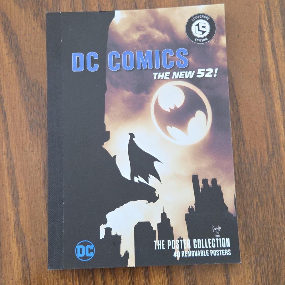 DC Comics Poster Collection - The New 52. 40 Removable Posters